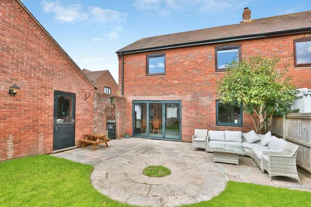 Willow Mead, Bournemouth, BH8, photo 2