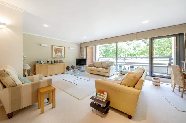 Photo 3 — Montpellier Grove, Cheltenham, GL50