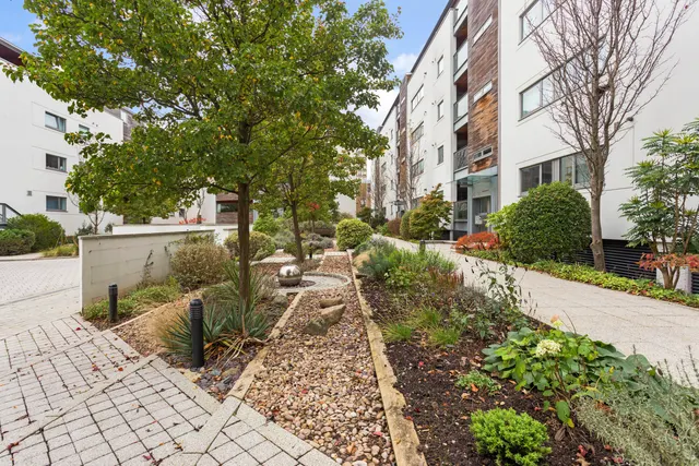 Montpellier Grove, Cheltenham, GL50, photo 1
