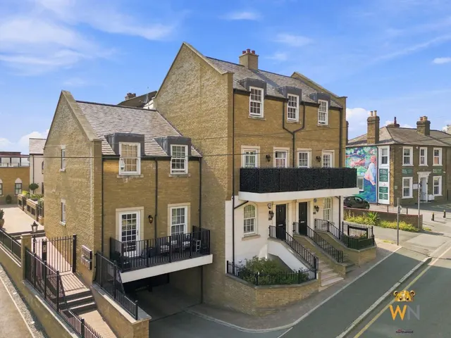 Crown Street, Brentwood, CM14, photo 1