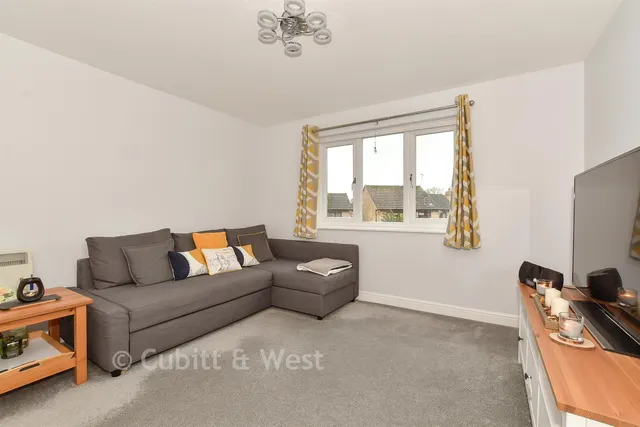 Camelot Close, Southwater, RH13, photo 2