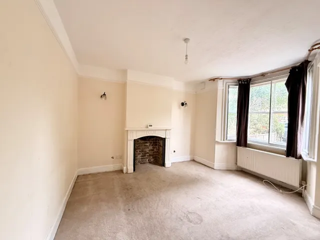 Limes Road, Surrey Egham, TW20, photo 2