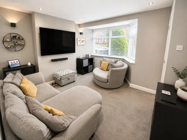 Photo 2 — Rossall Avenue, Radcliffe, Manchester, M26 1JD