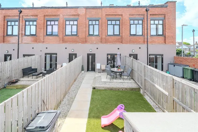 Sterling Rise, Morley, LS27, photo 1