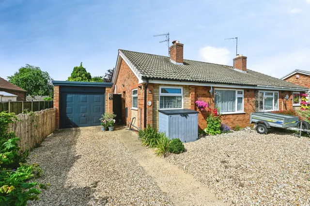 Kenwood Road South, Heacham, King's Lynn, photo 1