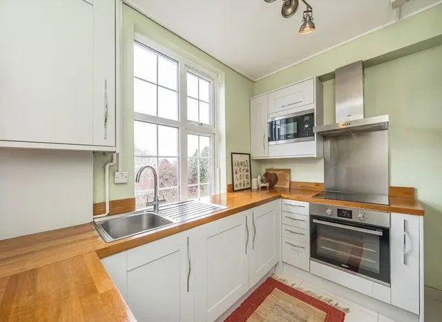 Photo 2 — Streatham Hill, Streatham Hill, SW2