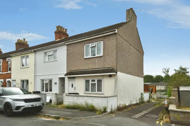 Photo 2 — Birch Street, Swindon