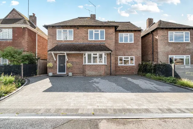 Lovelace Drive, Woking, GU22, photo 1