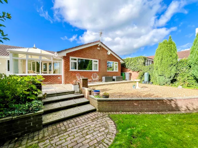 Abbey Drive, Seddons Farm, BL8, photo 2