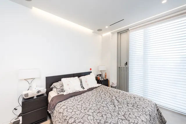 Photo 3 — Apartment 04.03, The Nova Building, 75 Buckingham Palace Road, London
