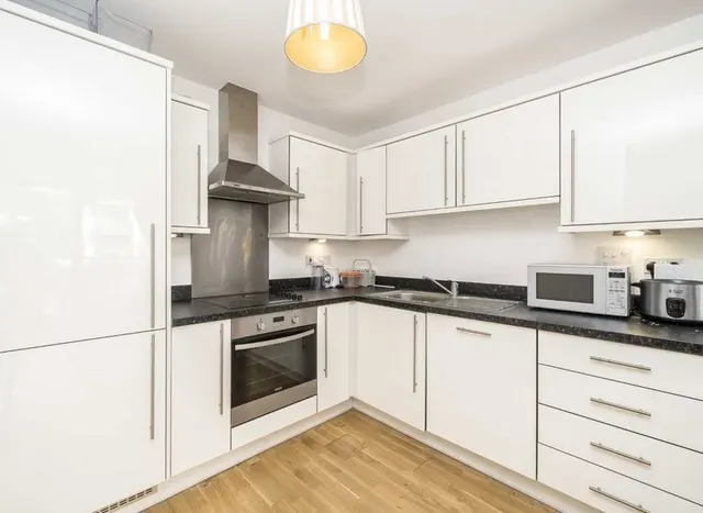 Photo 2 — Ealing Road, Brentford, TW8
