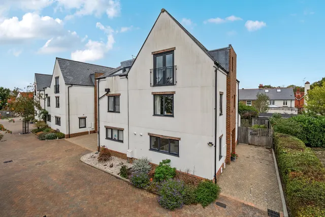 Ridgway Road, Farnham, GU9, photo 1