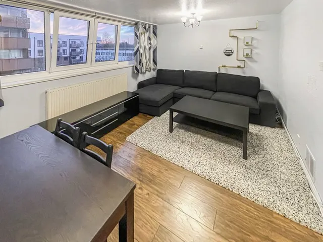 Ferraro Close, Hounslow, TW5, photo 1