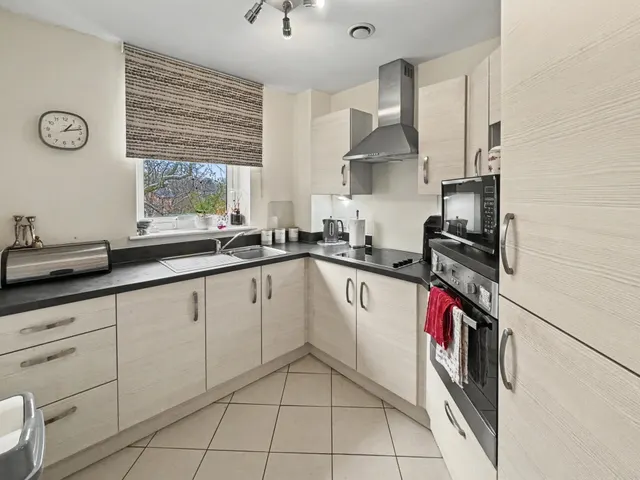 Park View Road, Prestwich, M25, photo 2
