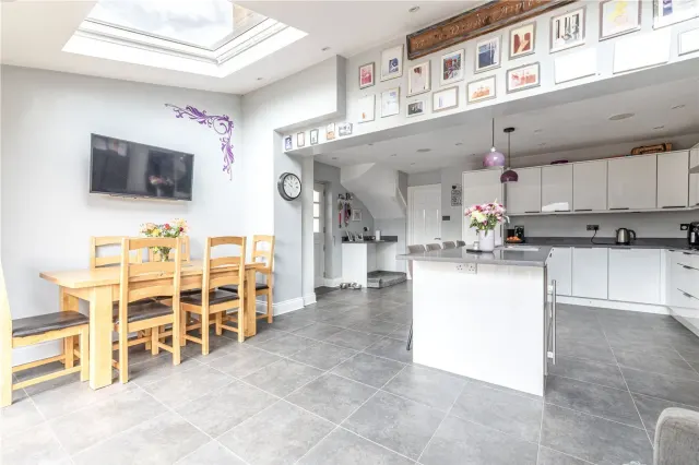 Photo 3 — Fullerton Way, Byfleet, West Byfleet,...