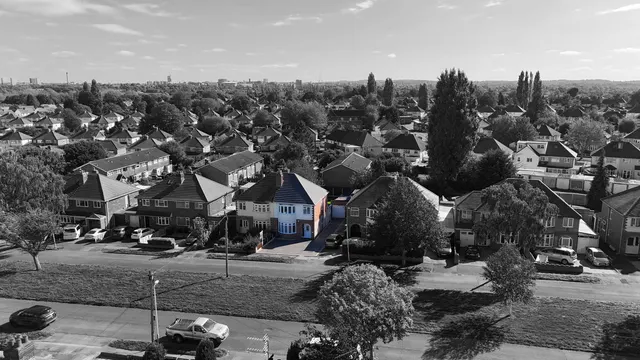 Lawnswood Avenue, Claregate, photo 2