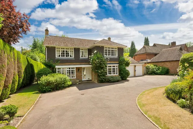 Photo 2 — Meadway, Esher, Surrey, KT10 9HG