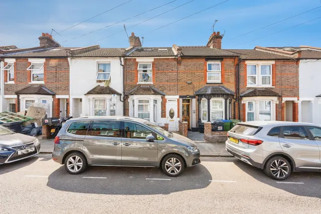 Chester Road, Watford, photo 1
