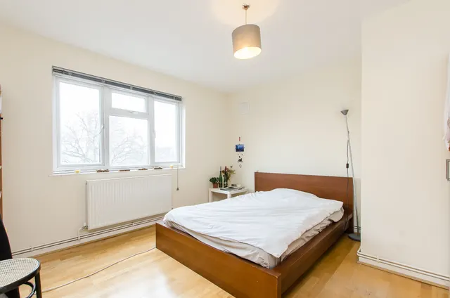 Photo 3 — 18 Royal Oak Court, Pitfield Street, London