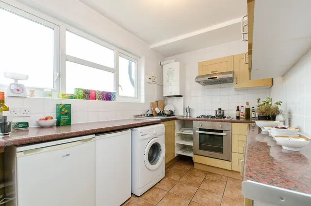Photo 2 — 18 Royal Oak Court, Pitfield Street, London