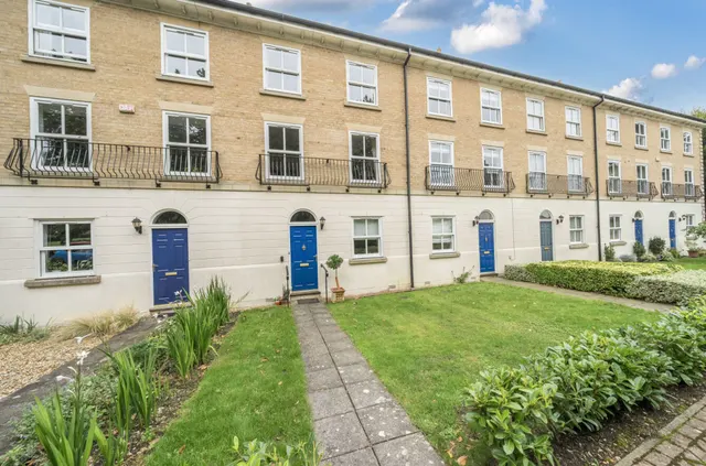 King George Gardens, Chichester, PO19, photo 1