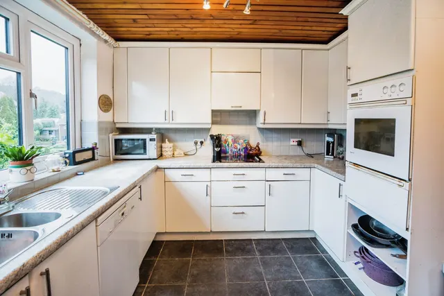 Ruthin Road, Gwernymynydd, CH7, photo 2