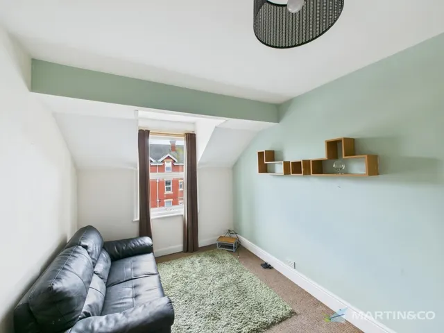 Liverpool Road, Blackpool, FY1, photo 1