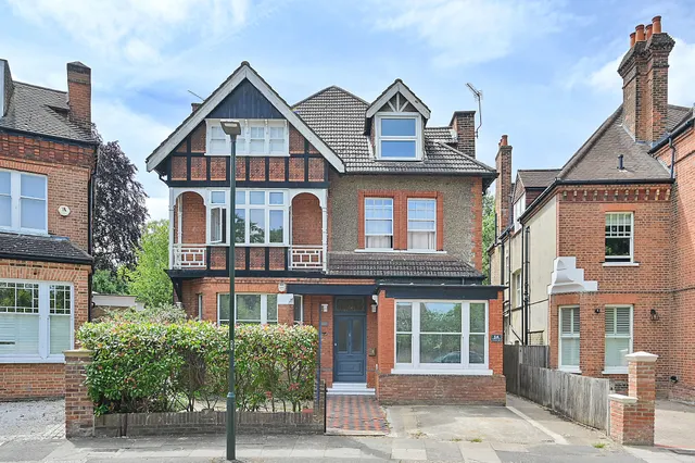 Flat 4, 5 Waldegrave Gardens, Twickenham, photo 1