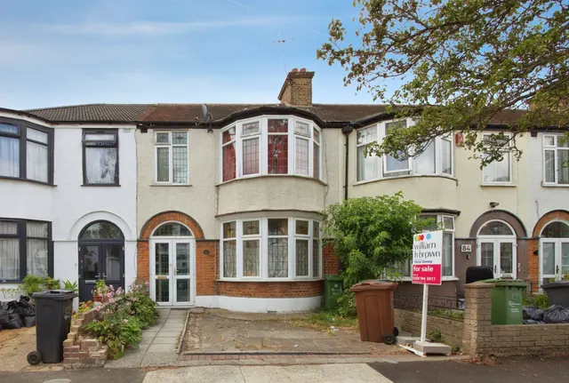 Lyndhurst Gardens, Barking, photo 1
