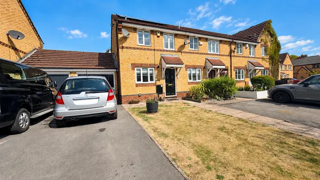 Petrel Close, Stockport, SK3, photo 2