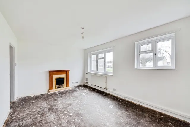 Blandford Court, Swindon, SN3, photo 2