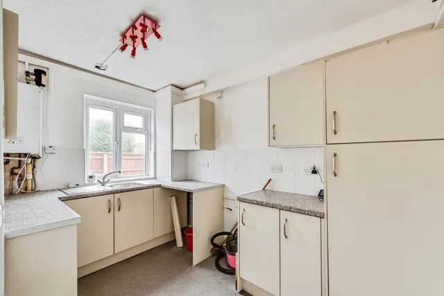 Blandford Court, Swindon, SN3, photo 3