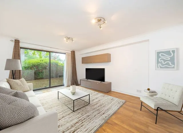 Photo 2 — Dukes Avenue, New Malden, KT3