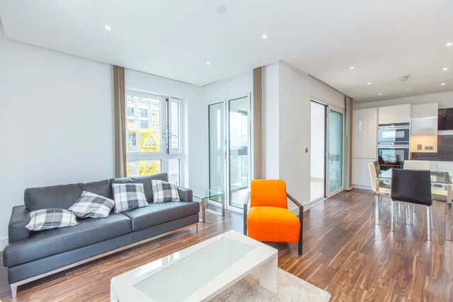 Wiverton Tower, New Drum Street, Aldgate, London, E1, photo 1