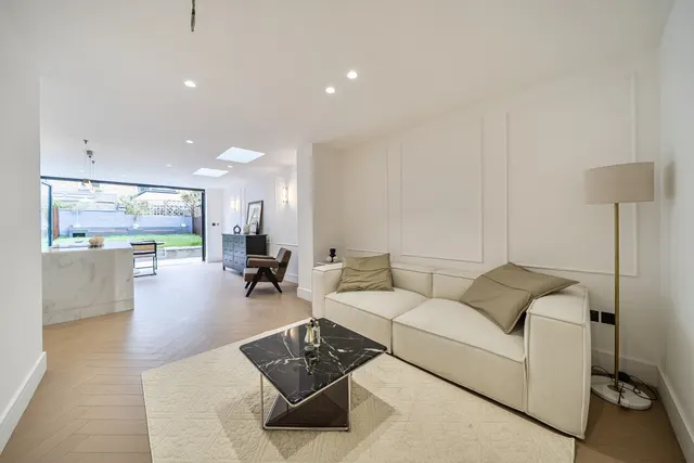Gosberton Road, London, SW12, photo 2