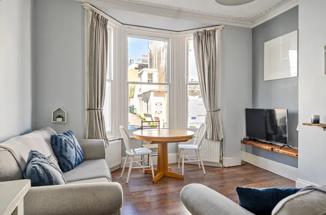 Roundhill Crescent, Brighton, BN2, photo 2