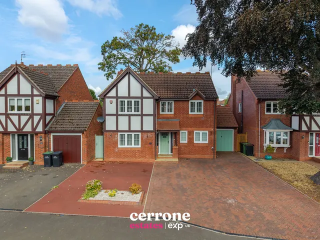 Willow Road, Bromsgrove, B61, photo 1