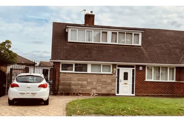 Elizabeth Walk, Tipton, photo 1