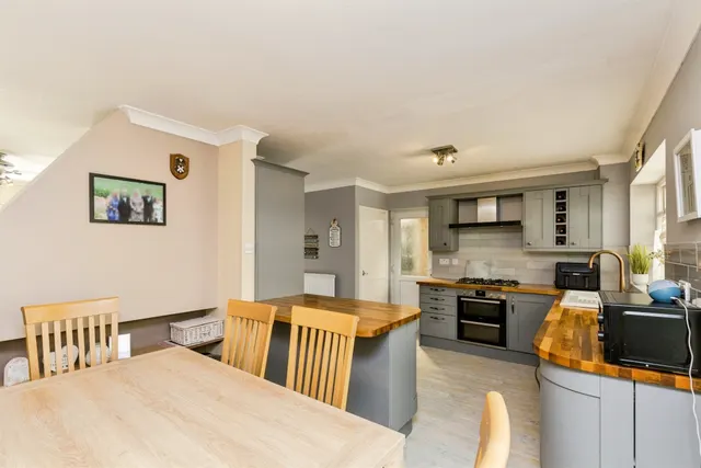 Hylands Close, Crawley, RH10, photo 3
