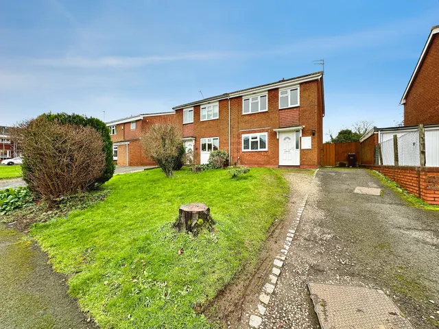 Eastney Crescent, Wolverhampton, WV8, photo 1