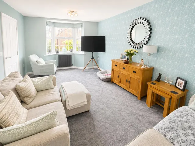 Great Leighs, Bourne, PE10, photo 2