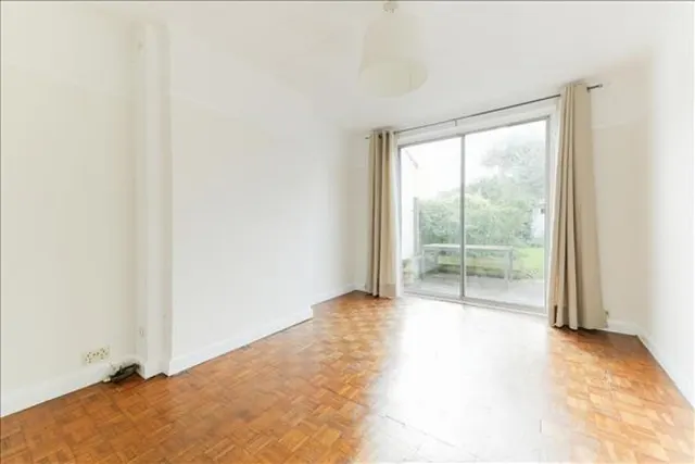 Bushey Road, Raynes Park, photo 1