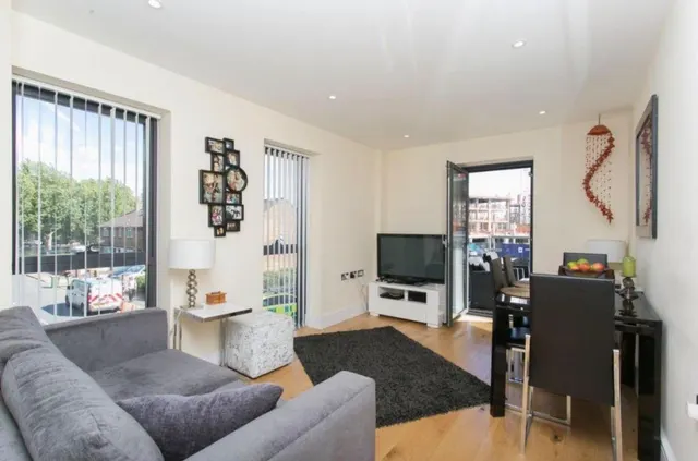 Jude Street, London, E16, photo 2