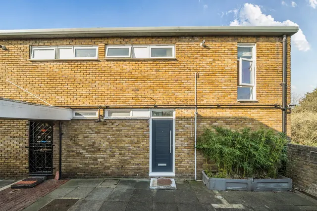 Claxton Path, London, SE4, photo 1