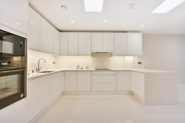 Photo 3 — Plot 1, 203-207 Merton Road, London