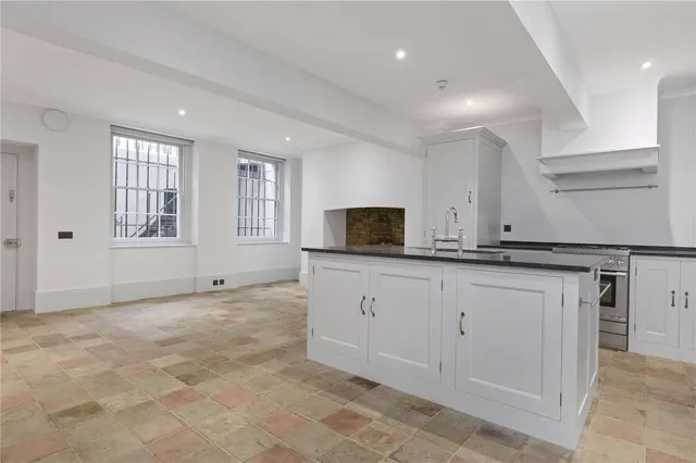 Photo 3 — Doughty Street, London, WC1N 2JT