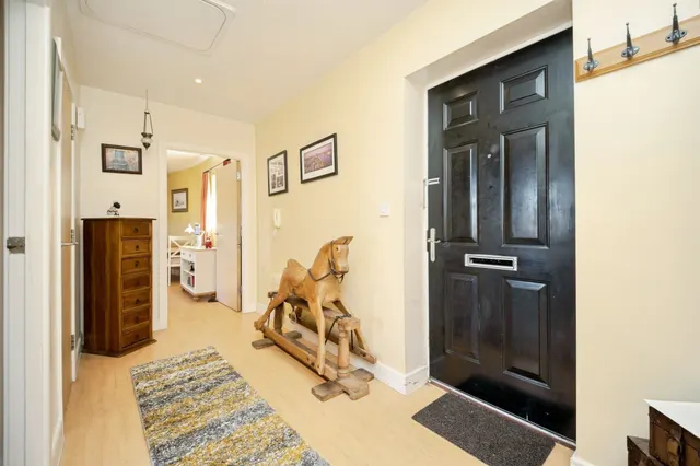 Dickens Heath Road, Shirley, B90, photo 2
