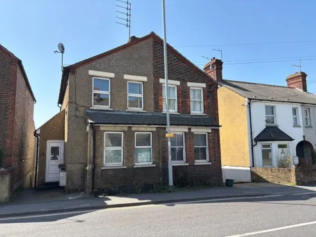 Lawn Lane, Hemel Hempstead, Hertfordshire, HP3 9JF, photo 1