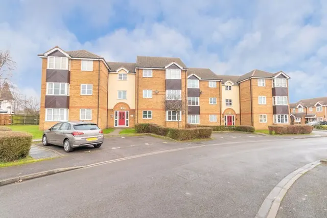 Falcon Close, Dunstable LU6 1UP, photo 1