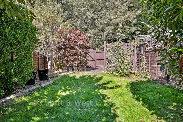 Fleetwood Close, Tadworth, KT20, photo 2